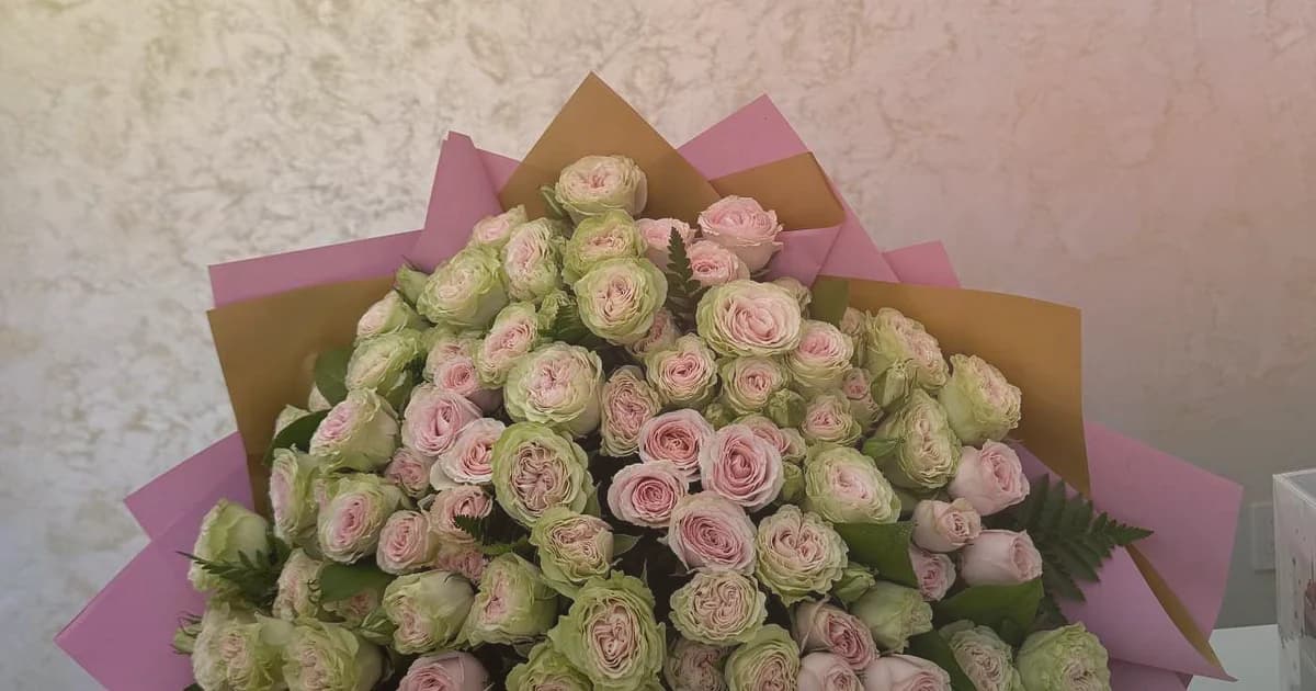 Australia Day flowers social share image with yellow craspedia, banksia, and protea, sunlit gold, coral warmth, and eucalyptus sage tones, and premium LiNa Garden styling