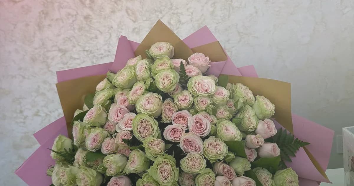 Canada Day flowers social share image with red garden roses, white tulips, and spray roses, maple red, soft white, and garden green tones, and premium Lina Flowers styling